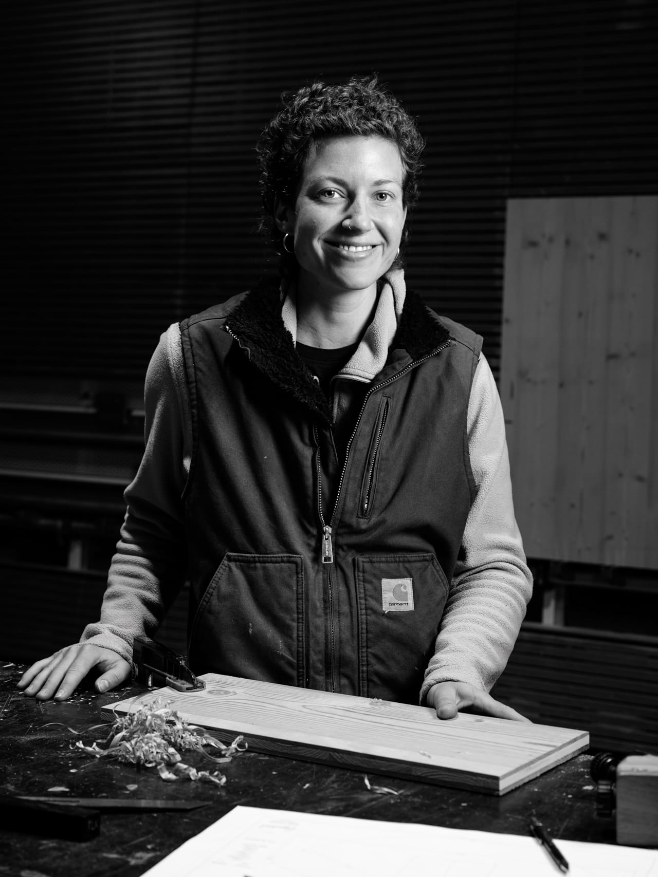 portrait d'une ébéniste chez Hegenbart - photographié par Caroline Martens