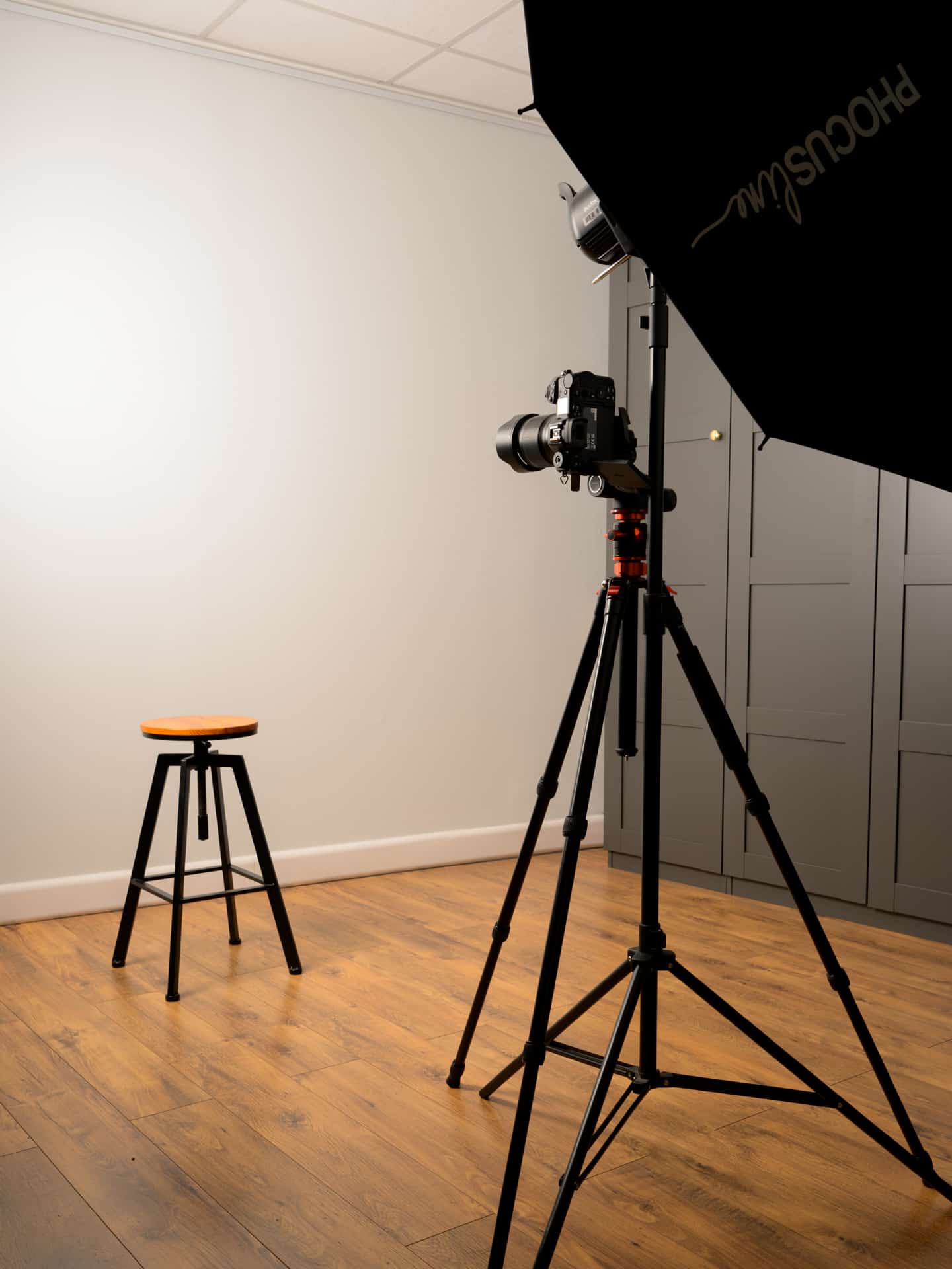 S&eacute;ance photo en studio pour un document d'identit&eacute; aux normes australiennes &agrave; Aix-en-Provence